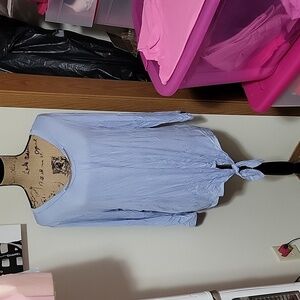 Nwt xxl Jaclyn smith light weight periwinkle top.